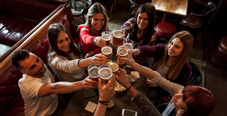 friends enjoying beer